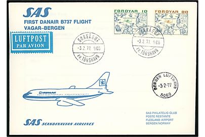 10 øre og 80 øre Landkort på illustreret SAS 1.-flyvningskuvert annulleret med pr.-stempel Sørvágur pr. Tórshavn d. 3.2.1977 til Bergen, Norge. Ank.stemplet Bergen Lufthavn d. 3.2.1977.