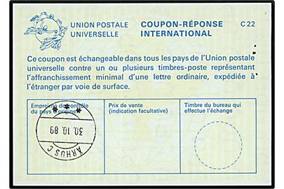 International Svarkupon C22 med postsparestempel Århus C *** d. 30.10.1989. Nålehul.