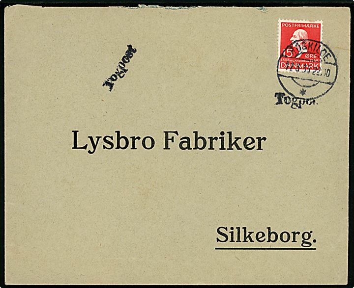 15 øre H. C. Andersen på fortrykt kuvert annulleret Roskilde d. 17.3.1935 og sidestemplet med sort liniestempel Togpost til Lysbro Fabriker, Silkeborg.