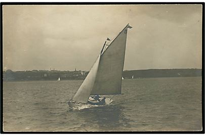 Sejlbåd i Aarhus Bugt. H. A. Ebbesen u/no.
