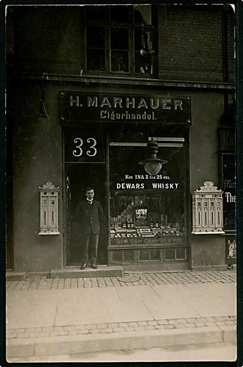 Griffenfeldsgade 33 H. Marhauer’s Cigarhandel. Fotokort u/no. Nusset. Kvalitet 6