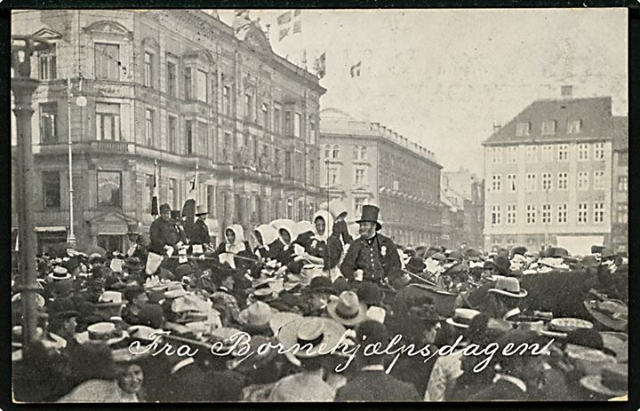 Kongens Nytorv optog på Børnehjælpsdagen 1906. Stenders u/no. Kvalitet 8