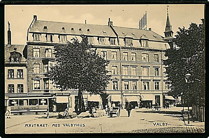 Valby Langgade 68 “Valbyhus” ved Majtræet med sporvogn. D.L.C. no. 1085. Kvalitet 9