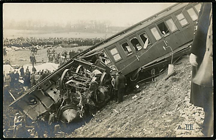 Vigerslev ulykken 1919. Fotokort Föges Foto Anstalt no. IIII. Kvalitet 8