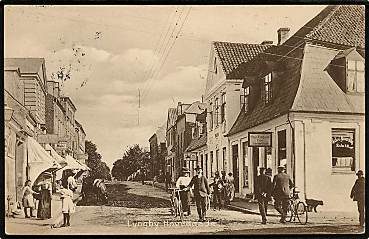 Lyngby, Hovedgade med Hans Kjærgaard’s café og beværtning. C. G. Petersen no. 22125. Kvalitet 8