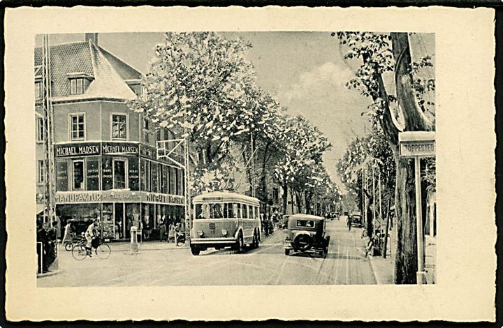Lyngby, Hovedgade med NESA Trolleybus no. 12 i sne. R. Olsen no. 9984. Kvalitet 7