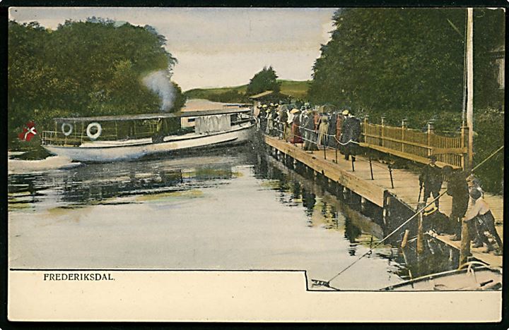 Frederiksdal, bådebro med dampbåd. P. Alstrup no. 1717. Kvalitet 9