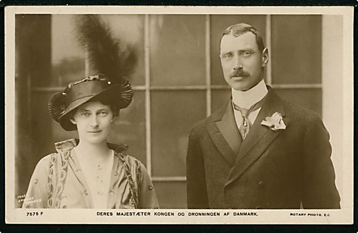 Kong Chr. X og Dronning Alexandrine. A. Vincent / Rotary Photo no. 7575F. Britisk fremstillet postkort.  Kvalitet 9