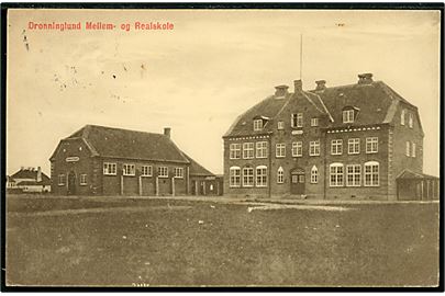 Dronninglund Mellem- og Realskole. Stenders no. 43965. Frankeret med 15 øre Chr. X og Julemærke 1921 annulleret brotype IIIb Dronninglund d. 22.12.1921 til Ullerslev.