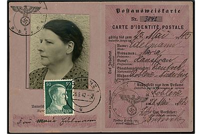 50 pfg. Hitler udg. på Postausweiskarte udstedt til kvinde i Koblenz d. 26.5.1942. Fold i mærke.