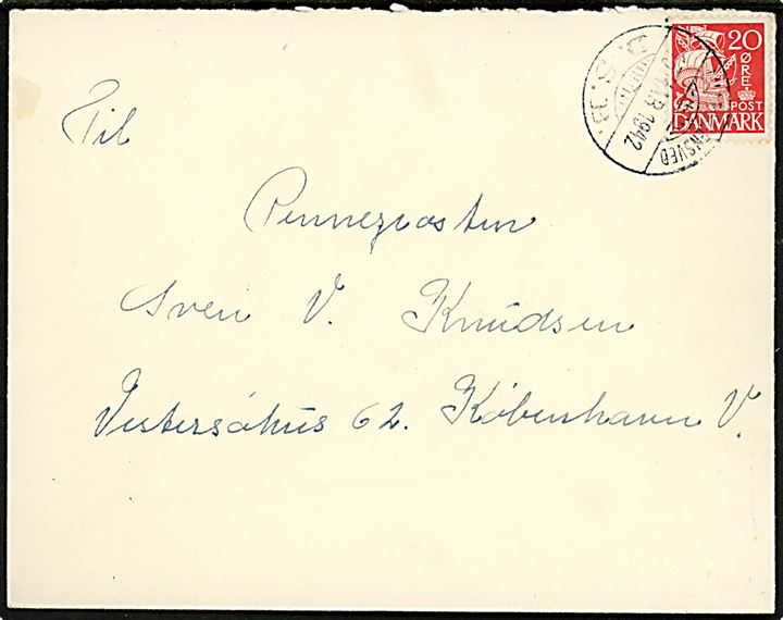 20 øre Karavel på brev annulleret med jernbane brotype stempel Lille Skensved D.S.B. d. 13.3.1942 til København. Ikke registreret af Bendix. 