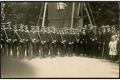 Genforening. Søfolk fra kanonbåden Guldborgsund ved soldaterfesten i Graasten d. 4.6.1920. Fotokort u/no.