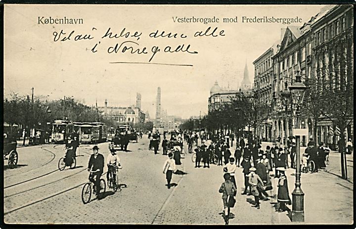 Købh., Vesterbrogade mod Frederiksberggade med flere sporvogne. Budtz Müller & Co. no. 526.