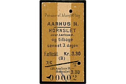 Togbillet. Aarhus H - Hornslet over Aarhus Ø og tilbage. Fælleskl. kr. 3.30. Brugt 1.7.1950.