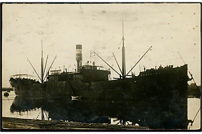 Dansborg, S/S, Dampskibsselskabet Neptun (C. K. Hansen). Fotokort u/no. Skibet blev sænket af tysk ubåd UC18 i den engelske kanal d. 22.12.1916.