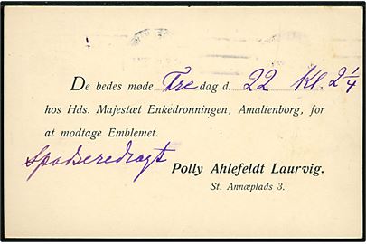 3 øre lokalt helsagsbrevkort i Kjøbenhavn d. 18.2.1918. Fortrykt meddelelse fra Polly Ahlefeldt Laurvig (Præsident for den københavnske Dame-Afdeling af Dansk Røde Kors) vedr. indkaldelse til møde hos Hds. Majestæt Enkedronningen på Amalienborg for at modtage Emblemet.