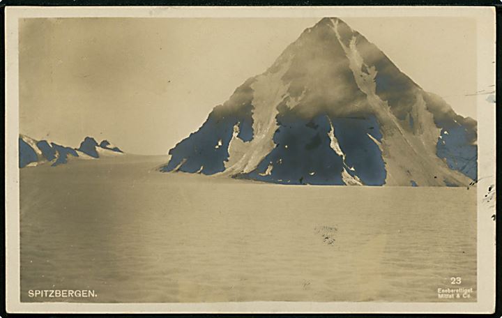 10 øre Posthorn og Røde Kors mærke på brevkort (Spitzbergen, Fjeldparti) annulleret Green Harbour d. 18.8.1913 til Fougers, Frankrig. 