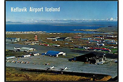 Island, Keflavik lufthavn med både civile og militære maskiner.