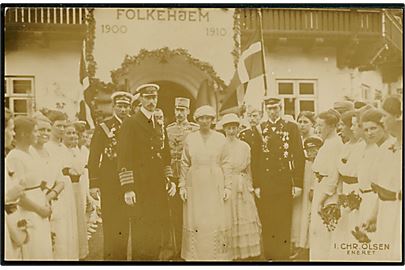 Genforening. Chr. X og den kongelige familie ved Folkehjem i Aabenraa d. 10.7.1920. I. Chr. Olsen u/no.