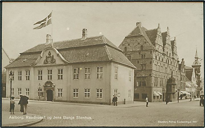 Raadhuset og Jens Bangs stenhus i Aalborg. Stenders no. 1607. Fotokort. 