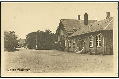 Gjørlev Station. Stenders no. 64452.