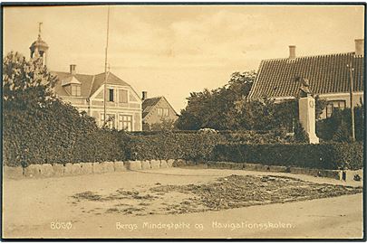 Bergs Mindestøtte og Navigationsskolen, Bogø. Niels Bruuns Forlag no. 25051.