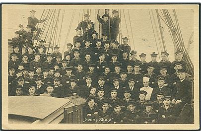 Besætningen og elever fra skoleskibet Georg Stage. Stenders no. 51891.