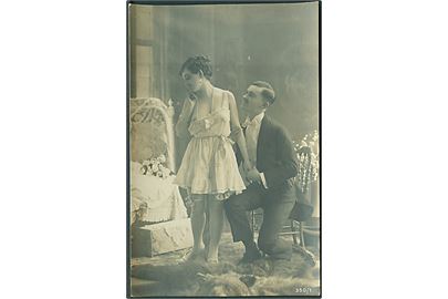 6 Erotisk kort med mand og kvinde. Fotokort no. 350/1-6. 