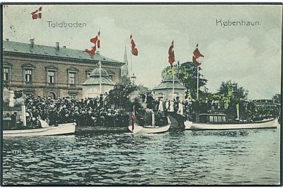 Stor forsamling af mennesker ved Toldboden i København. N. K: no. 717. 