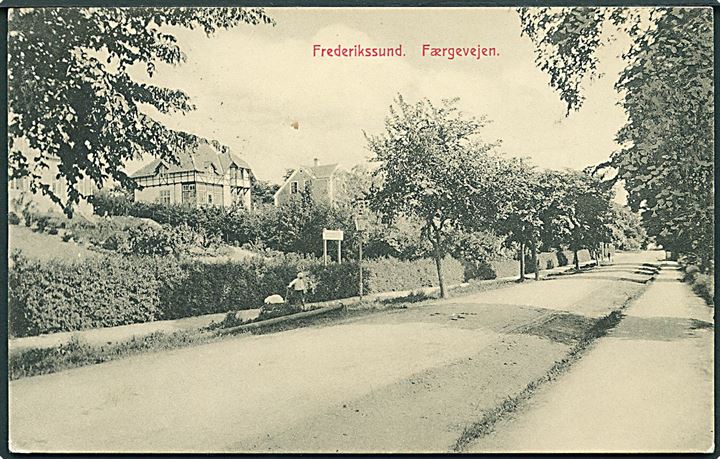 Færgevejen i Frederikssund. J. J. Ebbesens Boghandel no. 36792.
