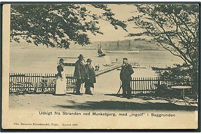 Udsigt fra stranden ved Munkebjerg med skibet Ingolf i baggrunden. Chr. Hansens Kunsthandel no. 1693. Knæk i kortet. 
