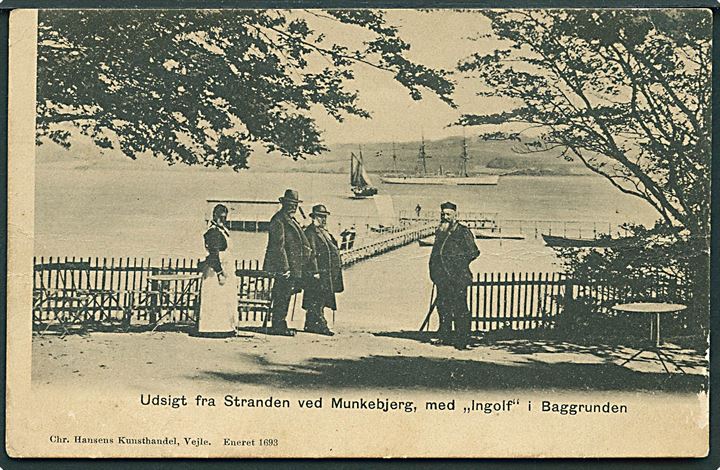 Udsigt fra stranden ved Munkebjerg med skibet Ingolf i baggrunden. Chr. Hansens Kunsthandel no. 1693. Knæk i kortet. 