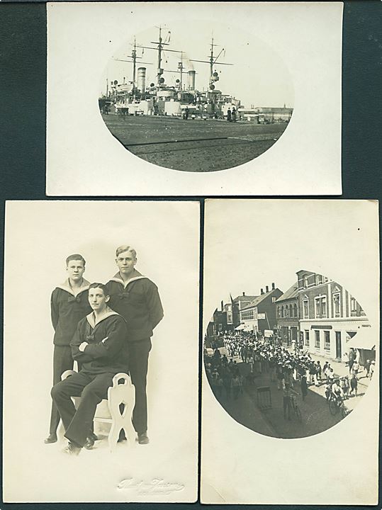 Peder Skram. 15 fotokort med panserskibet og besætning fra 1. verdenskrig. Flere fremstillet af fotograf Frederik Madsen i Korsør. U/no.