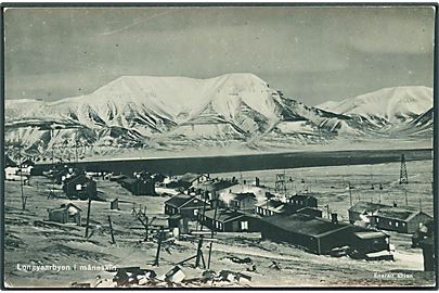 Svalbard. Longyearbyen i måneskin. Norsk Arbeide u/no.