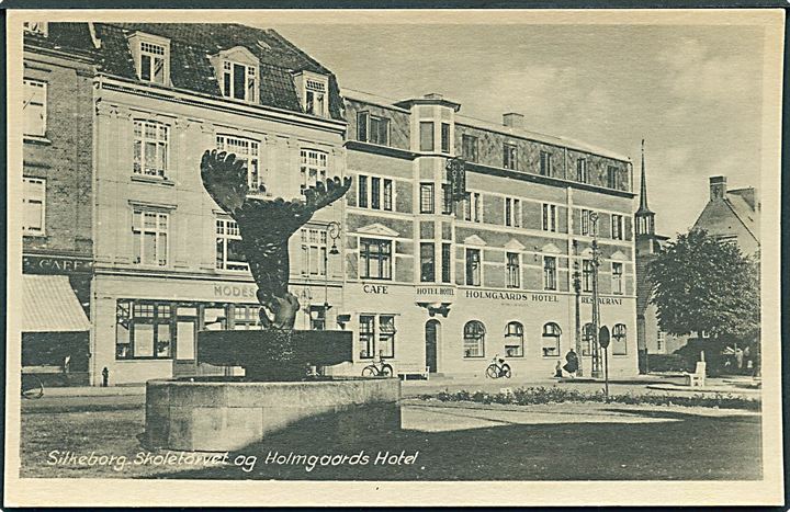 Skoletorvet og Holmgaards Hotel, Silkeborg. Stenders no. 303. 