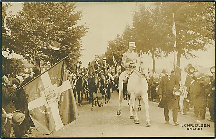 Kong Christian d. 10 på den hvide hest. Genforeningen 1920. Fotokort. I Chr. Olsens Kunstforlag no. 14. 