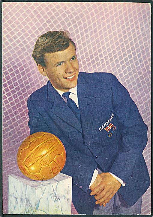Fodboldspiller Harald Guld-Harald Nielsen i forbindelse med landsholdets deltagelse ved de olympiske lege i Rom 1960. Foto Frigga no. 106. 