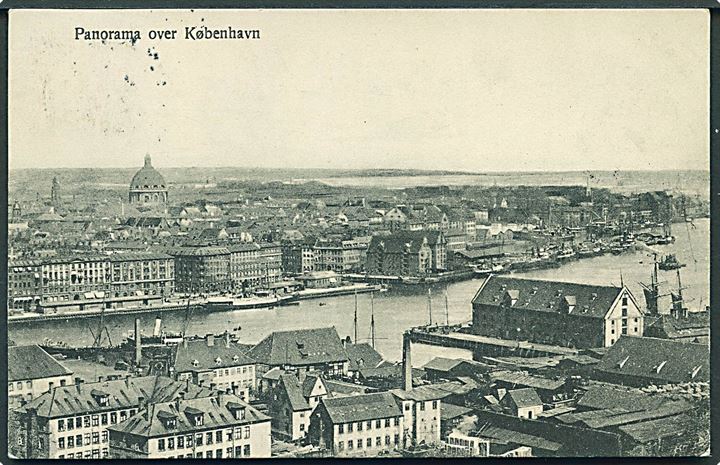 10 øre Fr. VIII på brevkort (Udsigt over Københavns havn) annulleret med bureaustempel Kjøbenhavn - Gjedser T.73 d. 25.7.1912 til Wien, Østrig.