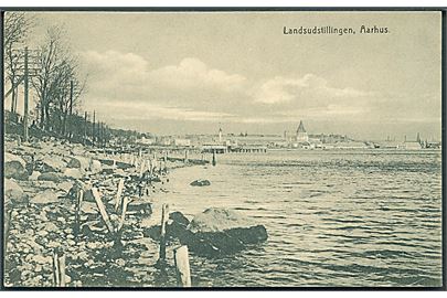 Landsudstillingen i Aarhus 1909 set  på afstand. Hempelske Boghandel u/no. 