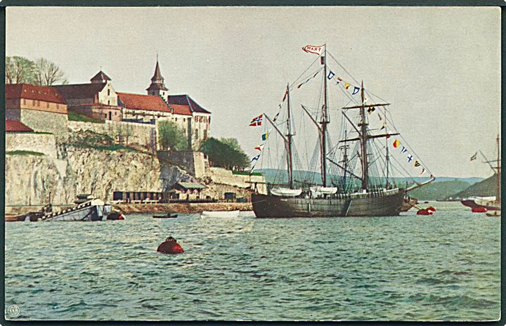Polarskibet Fram ved Akershus, Christiania maj 1910. Norges Flag plantet paa Sydpolen. Mittet u/no.