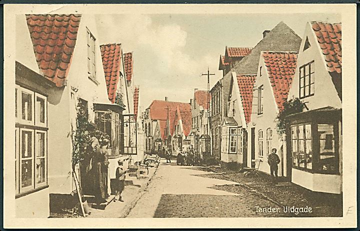 10 øre Bølgelinie på brevkort (Uldgade, Tønder) annulleret med bureaustempel Sønderborg - Tønder sn2 T.1413 d. 17.6.1932 til København.
