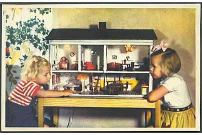 2 piger leger med dukkehus. W. & L. no. 509. 