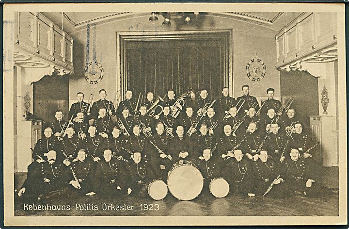 Københavns Politis Orkester 1923. Stenders no. 56774. Frankeret med 10 øre Bølgelinie annulleret med TMS København *K* / * Benyt * Luftpost d. 23.9.1925.
