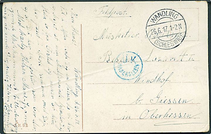Ufrankeret feltpostkort stemplet Wanding (Schleswig) d. 26.6.1917 til soldat på lazaret i Windhog b. Giessen. Blåt censurstempel Ü. K. Hadersleben. Fold.