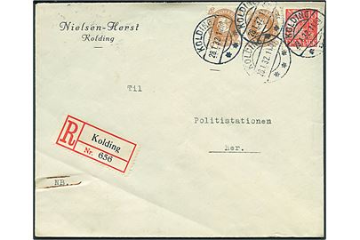 10 øre Chr. X 60 år i parstykke og 15 øre Karavel på anbefalet lokalbrev i Kolding d. 28.1.1932 til Politistationen.