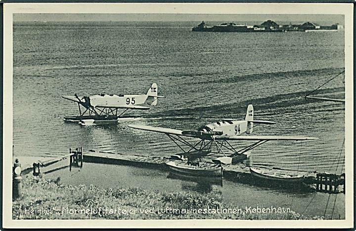 Heinkel H. E. 8 (H.M.II) no. 94 og 95 ved Luftmarine-stationen. V. Thaning & Appel Marine Serie F no. 45. Kvalitet 8