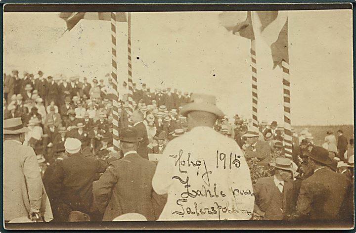 Radikale Venstre. C. Th. Zahle på talerstolen ved Grundlovsmødet på Hohøj 1915. Fotokort no. 1225. Kvalitet 7