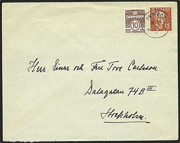 10 øre Bølgelinie og svensk 15 öre Gustaf 85 år på blandingsfrankeret brev fra Vivstavarv annulleret med bureaustempel PKP 306 (Härnösand-Sundswall) d. 9.11.1938 til Stockholm.