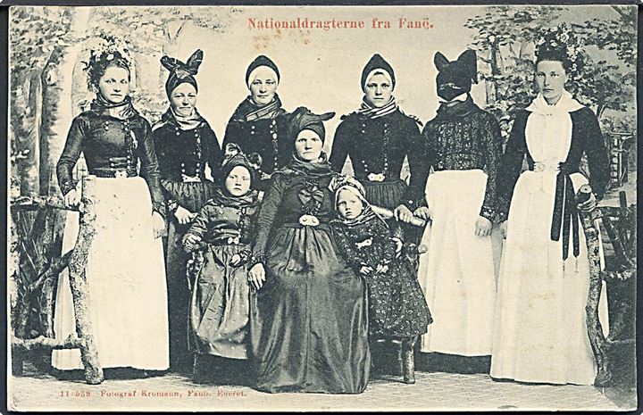 Fanø, nationaldragter, bl.a. pige med “Strude”. Kromann no. 11539 Kvalitet 8