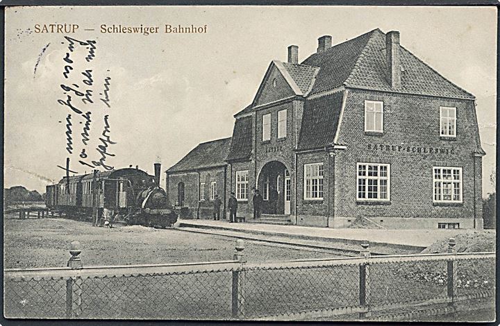 Tyskland, Schleswig. Satrup Bahnhof med lokomotiv. H. Abraham. Lukket rift. Kvalitet 7